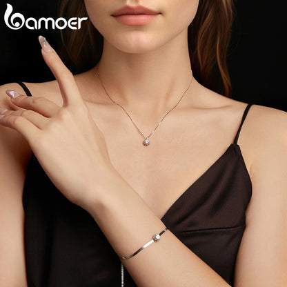 925 Sterling Silver Moissanite Flower Bud Bracelet