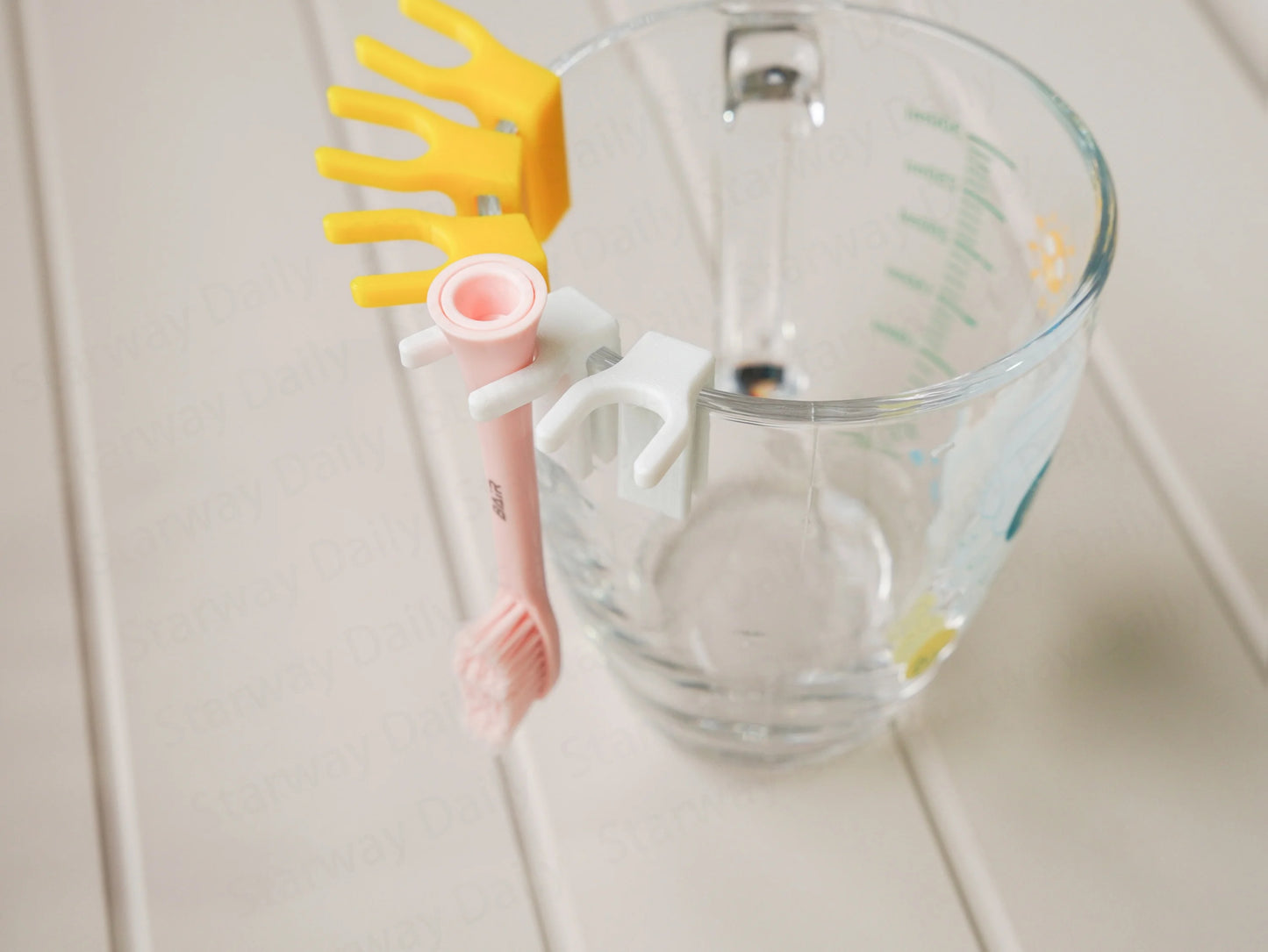 Universal Travel Toothbrush Holder Clip